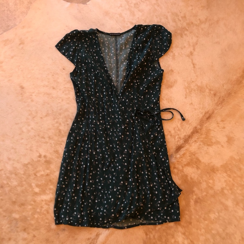 Brandy Melville wrap dress floral